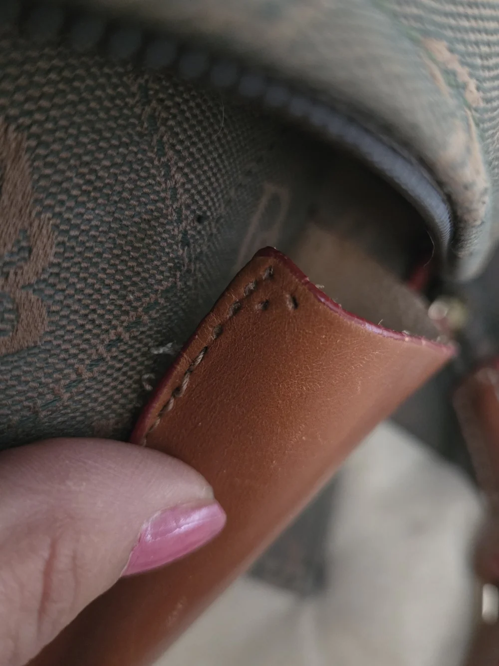 Dooney & Bourke good pre